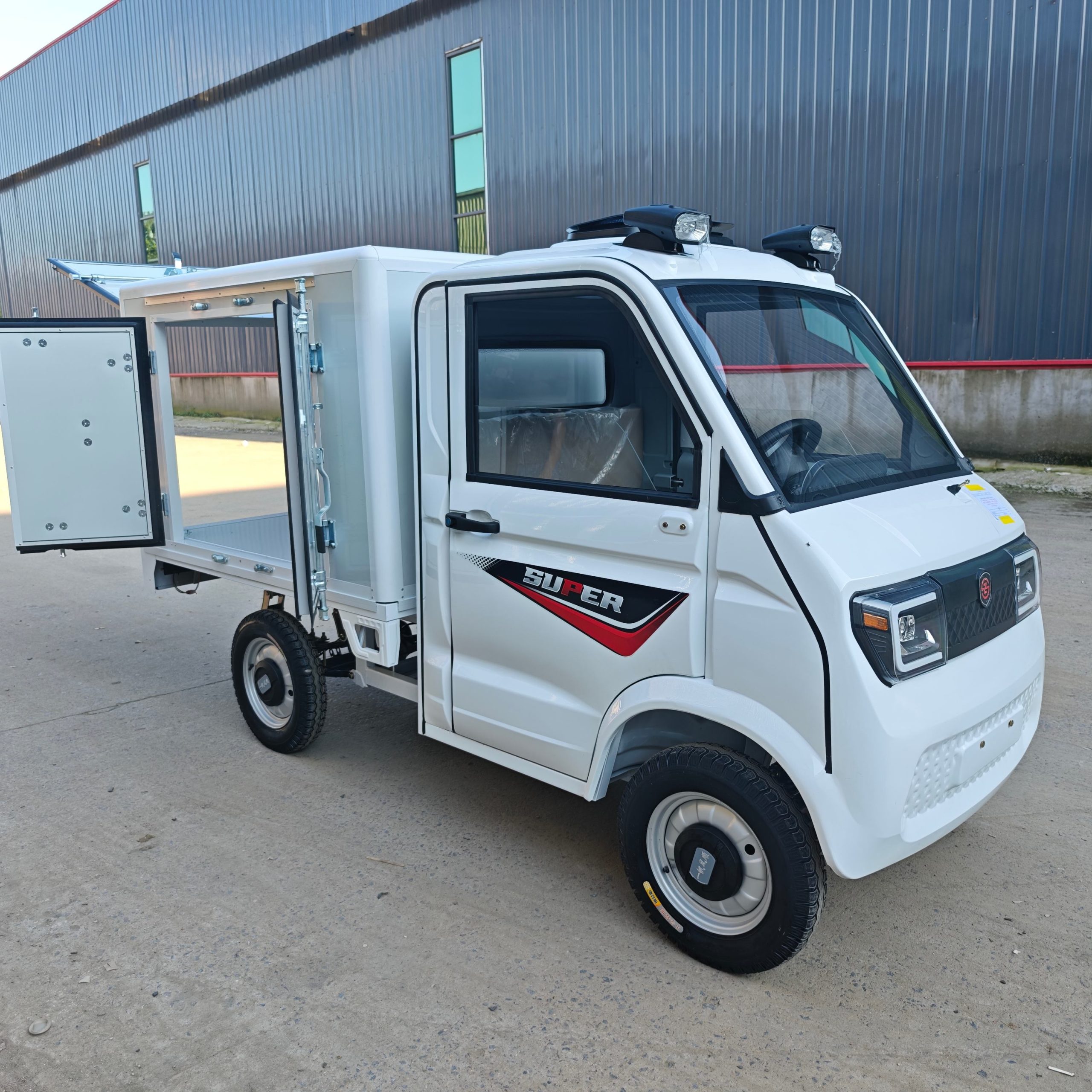 Hybrid Electric Cargo Tipper Truck (3kW Motor, 500kg Capacity) - Image 3